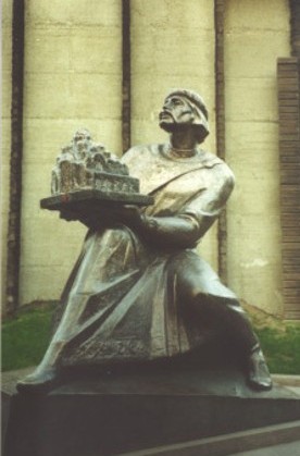 Image - Monument of Yaroslav the Wise in Kyiv